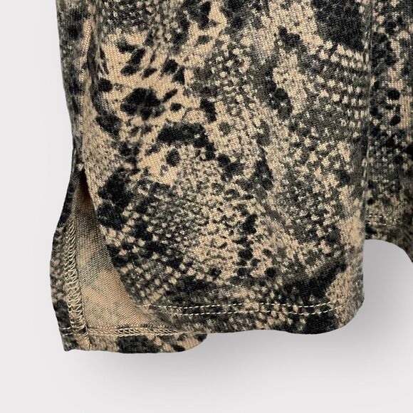 Sanctuary Snakeskin Pullover Sweater Women 1X Multicolor Raglan Long Sleeves Y98 - Picture 7 of 13